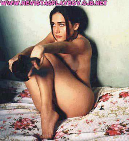 Atriz Alessandra Negrini nua na playboy Abril de 2000. 
