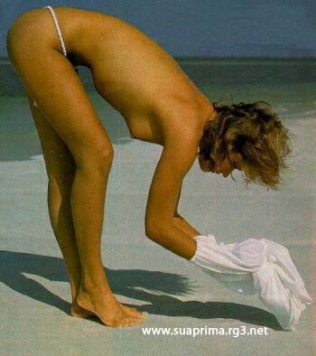 %t Xuxa Meneghel nua na revista playboy em dezembro de 1982