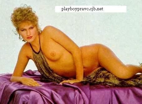 %t Xuxa Meneghel nua na revista playboy em dezembro de 1982
