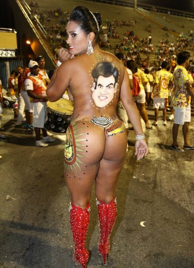 %t Famosas nuas no carnaval